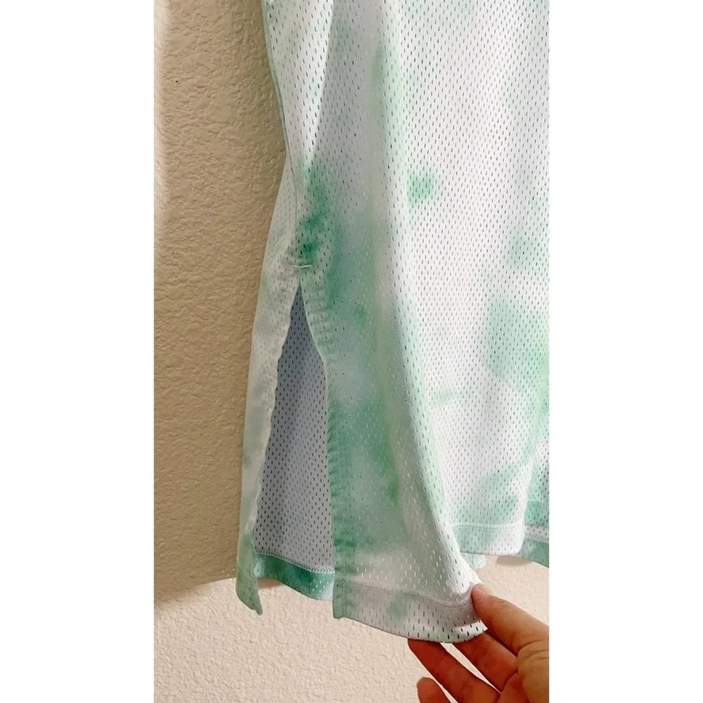 NIKE Sleeveless Sky-Dye Jersey Mesh Top Size Medium - Picture 3 of 7